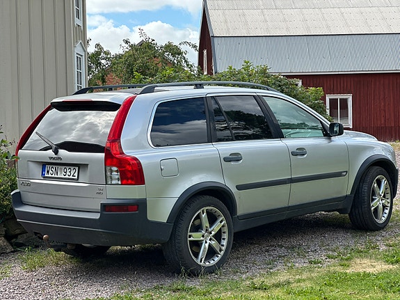 Volvo XC90 3 of 7