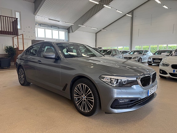 BMW 530e 2 of 5