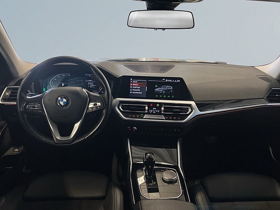 BMW 320d 8 of 21