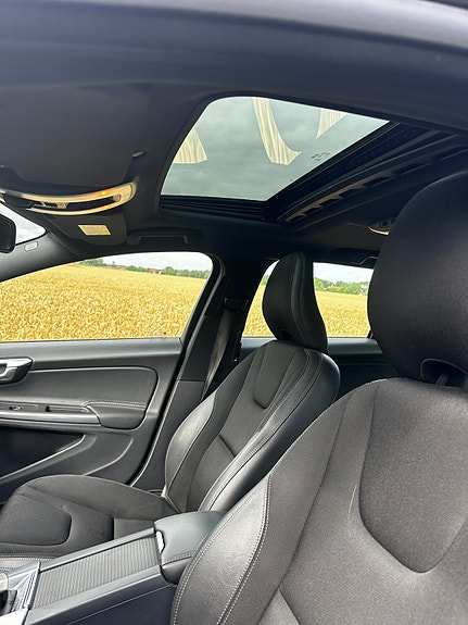 Volvo V60 Cross Country 5 of 8