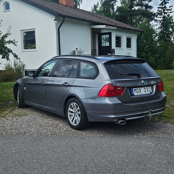 BMW 320d 3 of 6