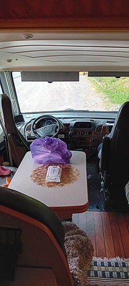 Mercedes-Benz pilot 7 of 10