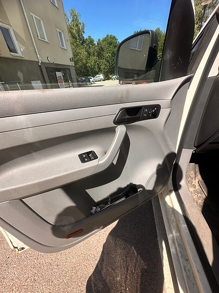 Volkswagen Caddy 3 of 6