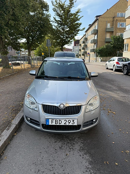 Skoda Fabia 2 of 12