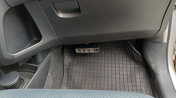 Toyota Yaris 7 of 7