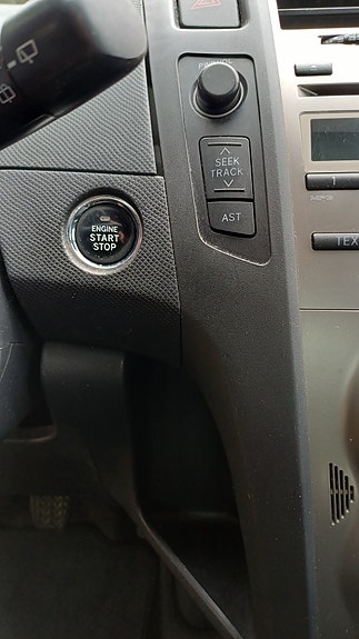 Toyota Yaris 5 of 7
