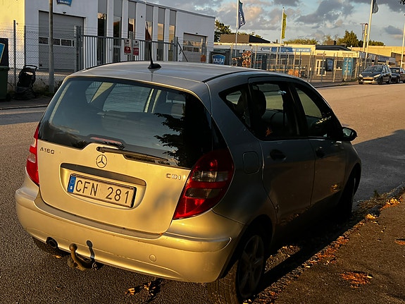Mercedes-Benz A160 3 of 5