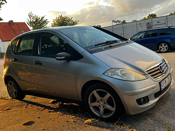 Mercedes-Benz A160 4 of 5