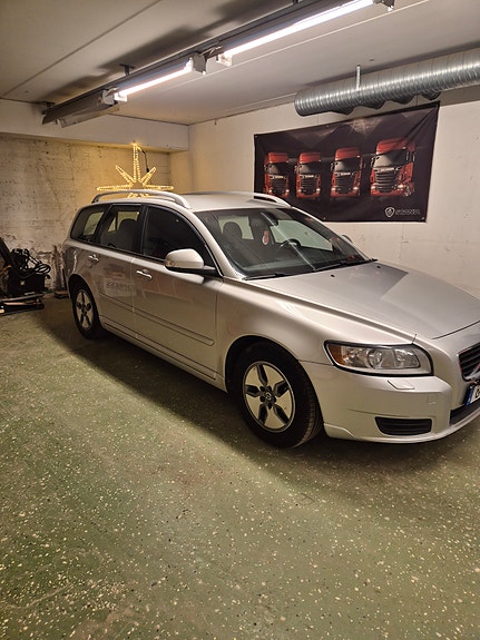 Volvo V50 4 of 5