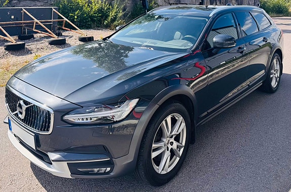 Volvo V90 Cross Country 5 of 18