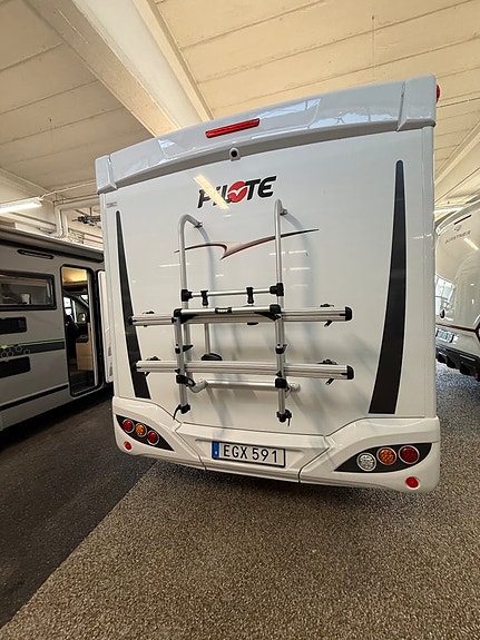 Pilote G746 höga långbäddar, elektrisk taksäng, stort garage m.m 3 of 14