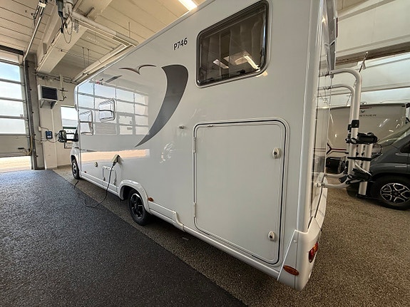 Pilote G746 höga långbäddar, elektrisk taksäng, stort garage m.m 4 of 14