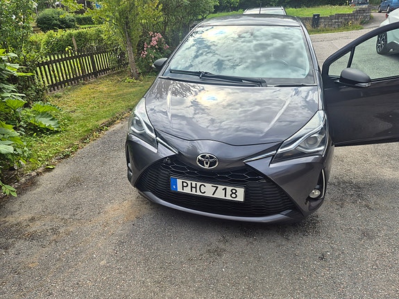 Toyota Yaris 7 of 11