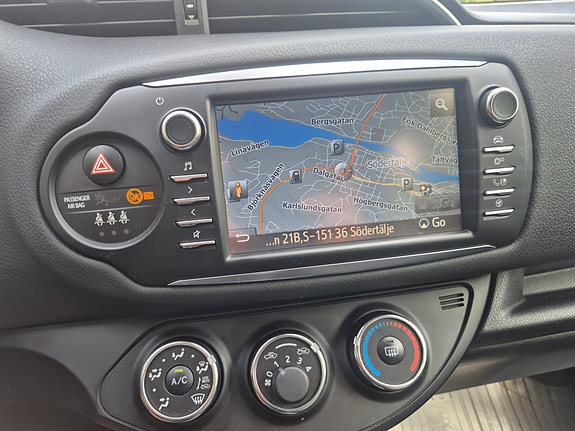Toyota Yaris 3 of 11