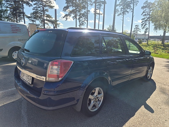 Opel Astra 4 of 5