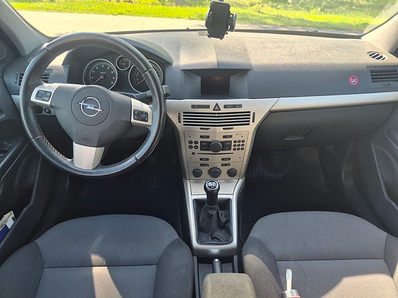 Opel Astra 7 of 10