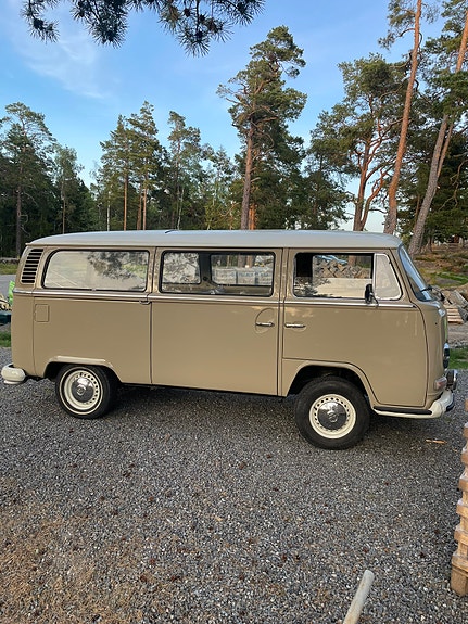 Volkswagen T2 2 of 3