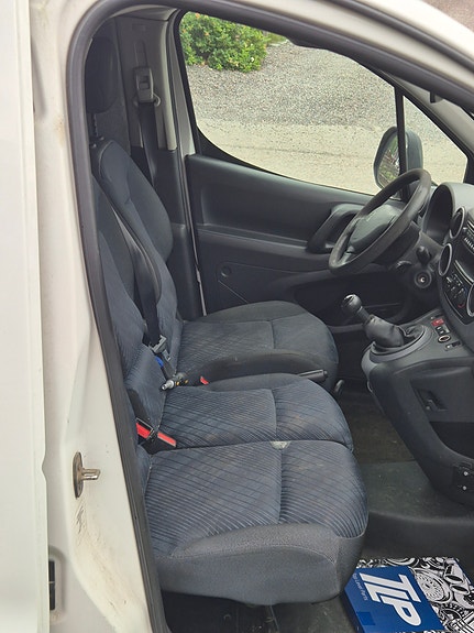 Peugeot Partner 3 of 5