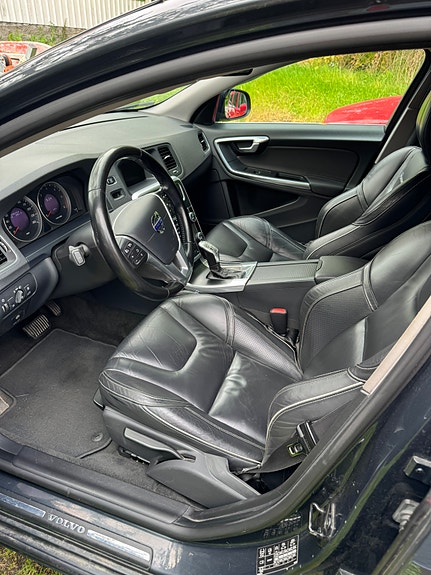 Volvo V60 7 of 9