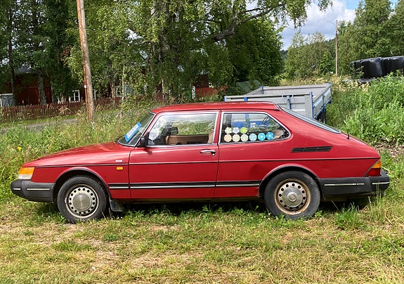 Saab 900 2 of 2