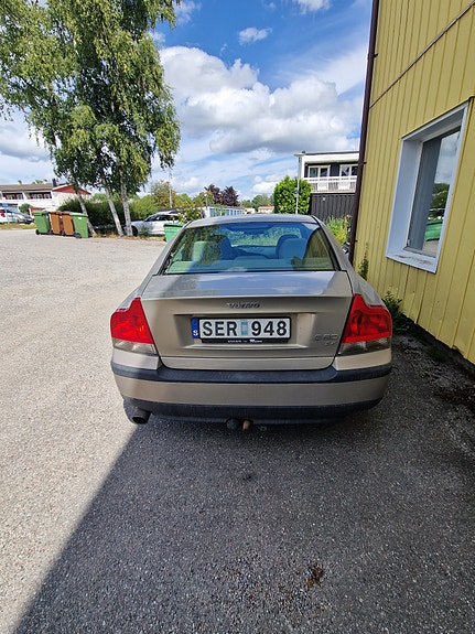Volvo S60 2 of 7