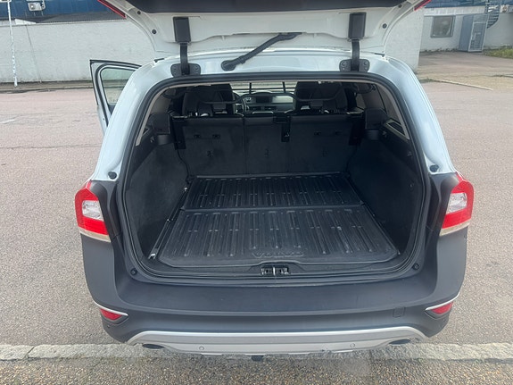 Volvo XC70 7 of 8