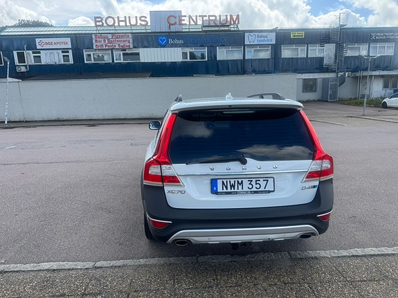 Volvo XC70 2 of 5