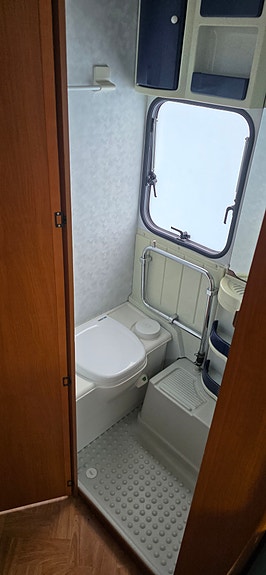 Adria ADRIA UNICA C 743 UK 3 of 8