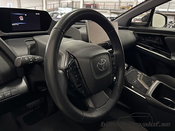Toyota bZ4X 3 of 5