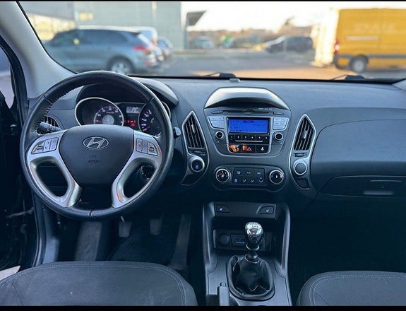 Hyundai ix35 8 of 22