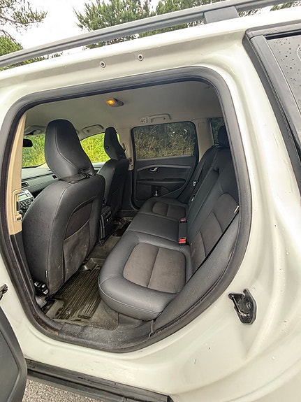 Volvo V70 4 of 11