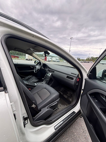 Volvo V70 5 of 11