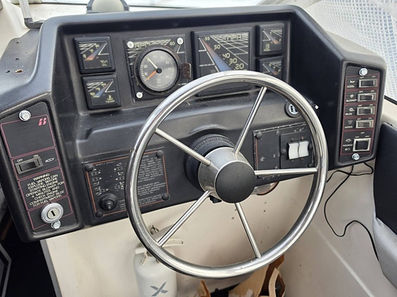 Bayliner 2455  + nyare kapell + dubbeaxlad trailer 11 of 11