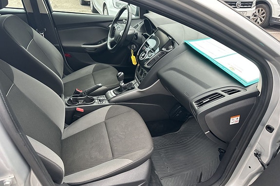 Ford Focus 10 of 23