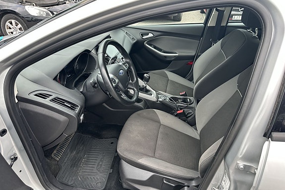 Ford Focus 16 of 23