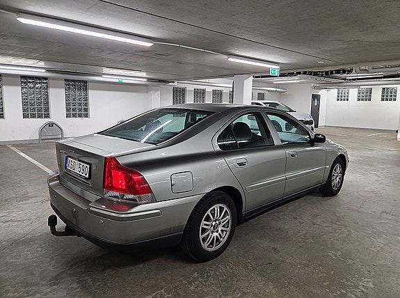 Volvo S60 3 of 5