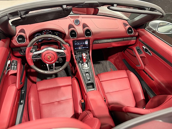 Porsche 718 Boxster 12 of 24