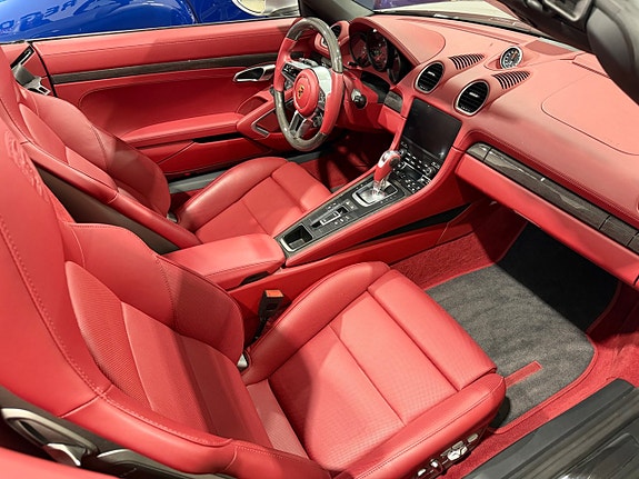 Porsche 718 Boxster 13 of 24