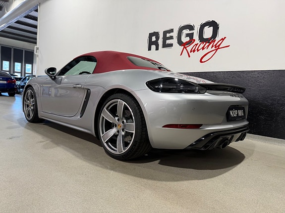 Porsche 718 Boxster 4 of 5