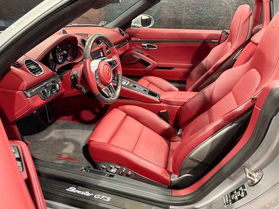 Porsche 718 Boxster 9 of 24