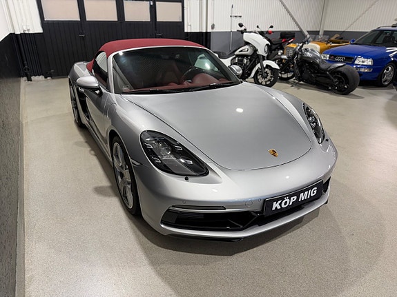 Porsche 718 Boxster 3 of 5