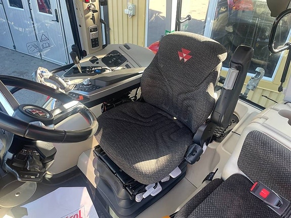 Massey Ferguson 5S.145 4 of 5