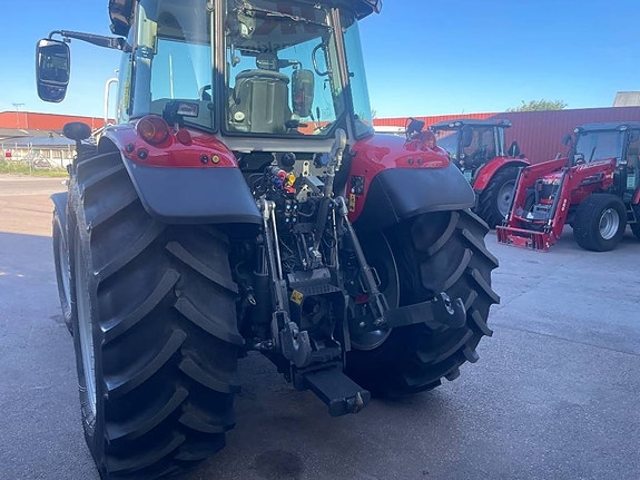 Massey Ferguson 5S.145 3 of 5