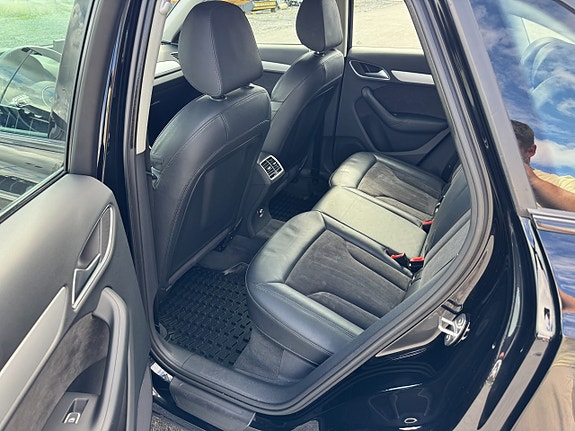 Audi Q3 10 of 27