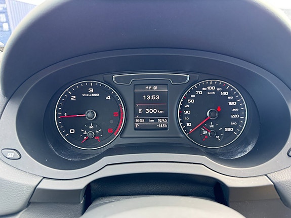 Audi Q3 16 of 27