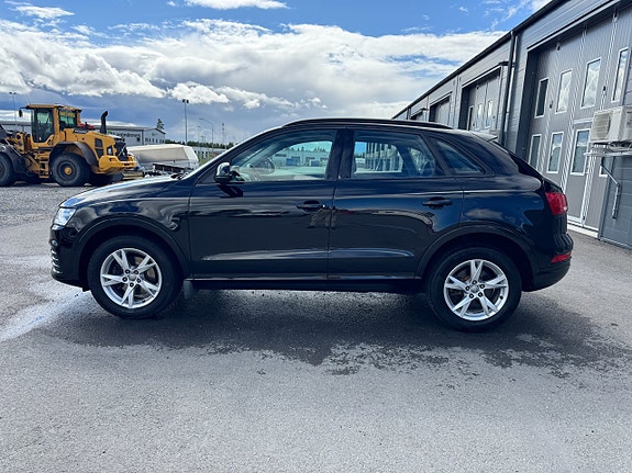 Audi Q3 2 of 27