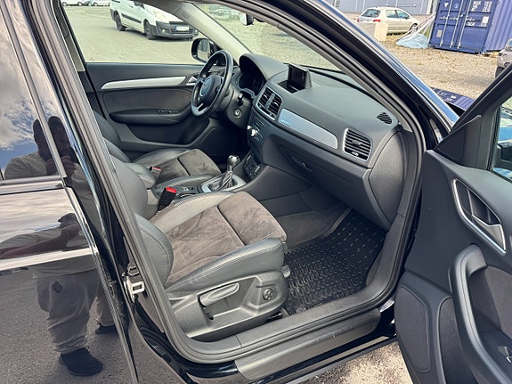 Audi Q3 12 of 27