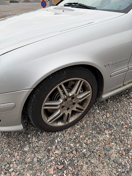 Mercedes-Benz C32 7 of 14