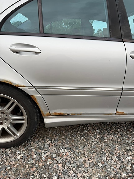 Mercedes-Benz C32 11 of 14