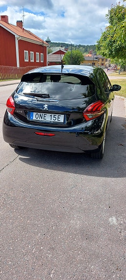 Peugeot 208 4 of 5